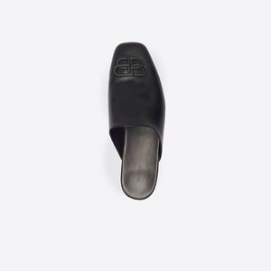 Balenciaga SOLD
Cosy BB flat mules